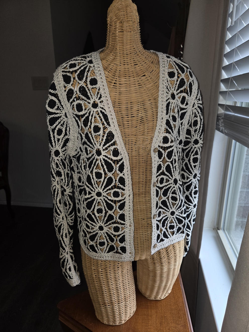 Solitaire Black and White Crochet Floral Cardigan